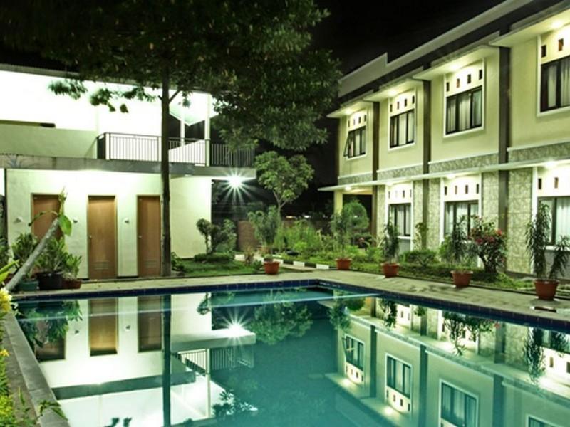 Gumilang Hotel 3*